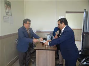 حضور و تبریک سرپرست شبکه بهداشت و درمان شهرستان جلفا بمناسبت روز دندانپزشک