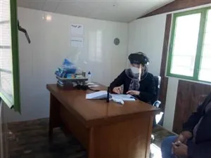 استقرار کانکس با عنوان « اتاق ایزوله بیماران مشکوک به کرونا »  در محوطه مرکز جامع سلامت شهری-روستایی سیه رود