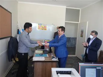 گرامیداشت روز جهانی بهداشت حرفه ای و تجلیل از همکاران در مرکز بهداشت شهرستان جلفا 
